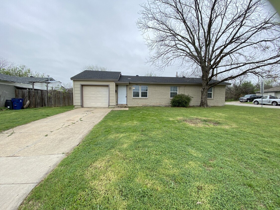 Primary Photo - Adorable 3-bedroom, 2-bathroom single fami...