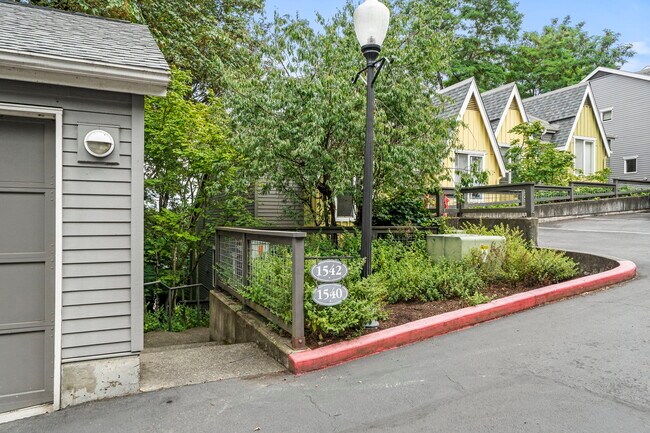 Foto del edificio - 1540 Cherrylane Ave S