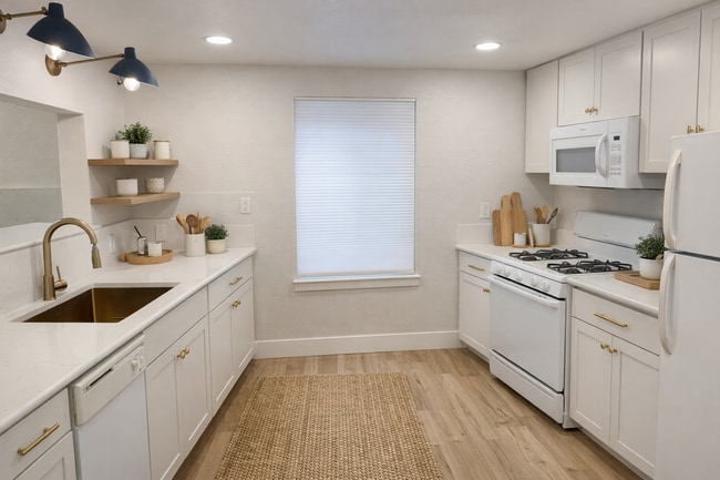 Kitchen - 927 Stewart St