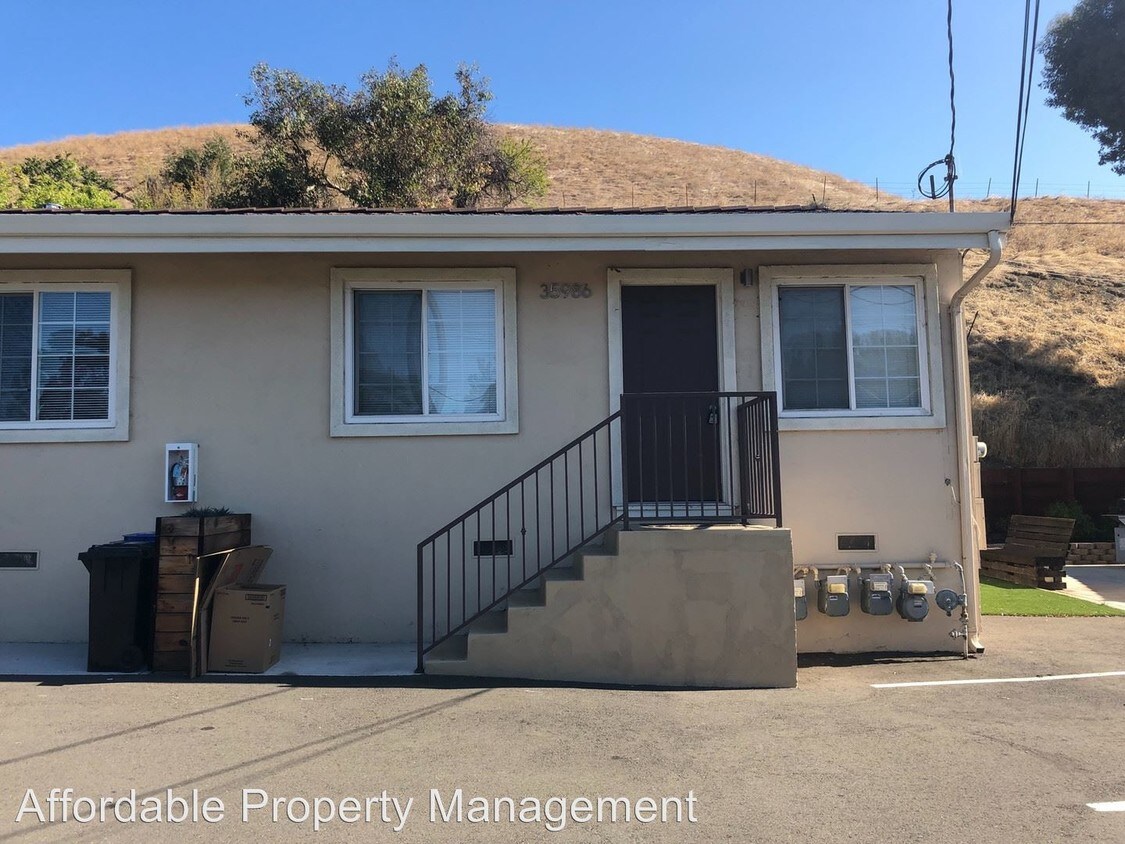 Primary Photo - 35960-35986 Mission Blvd