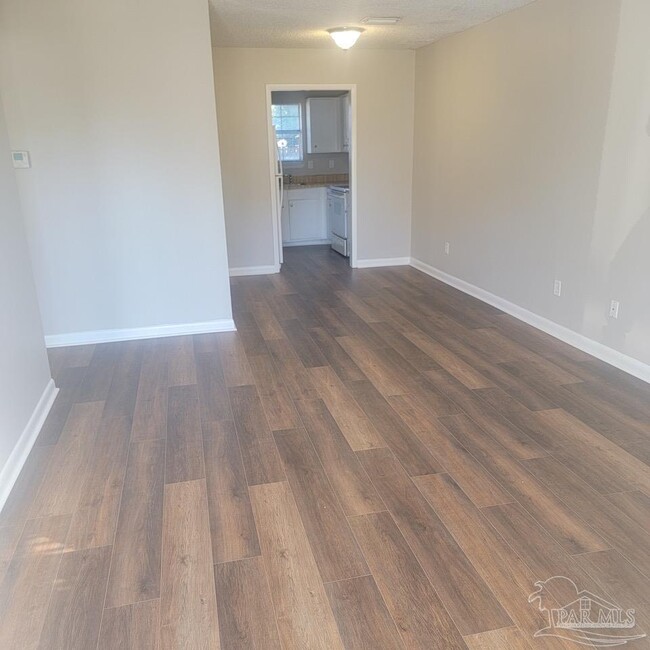 Building Photo - 3412 Green Briar Cir