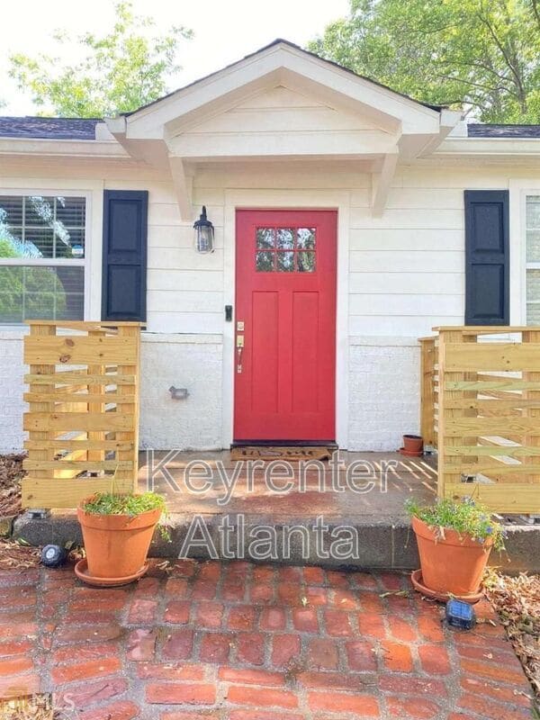 Building Photo - 1127 Dobbs Dr SE