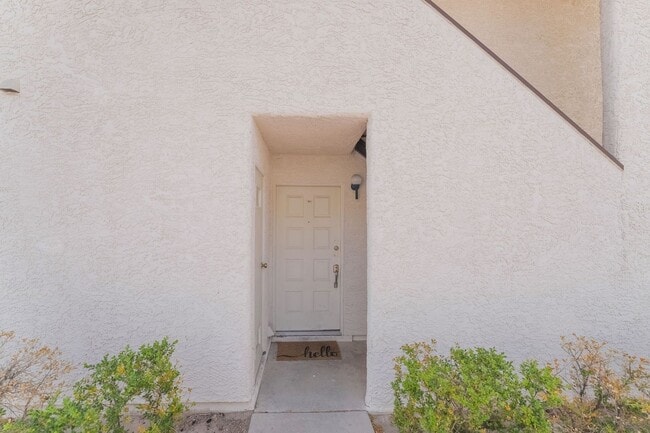Building Photo - Exquisite Home, Prime Location!
