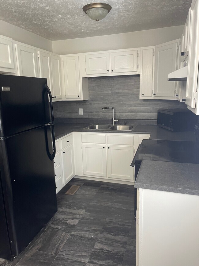 508 Minton Dr Unit 2, London, KY 40741 Apartments in London, KY
