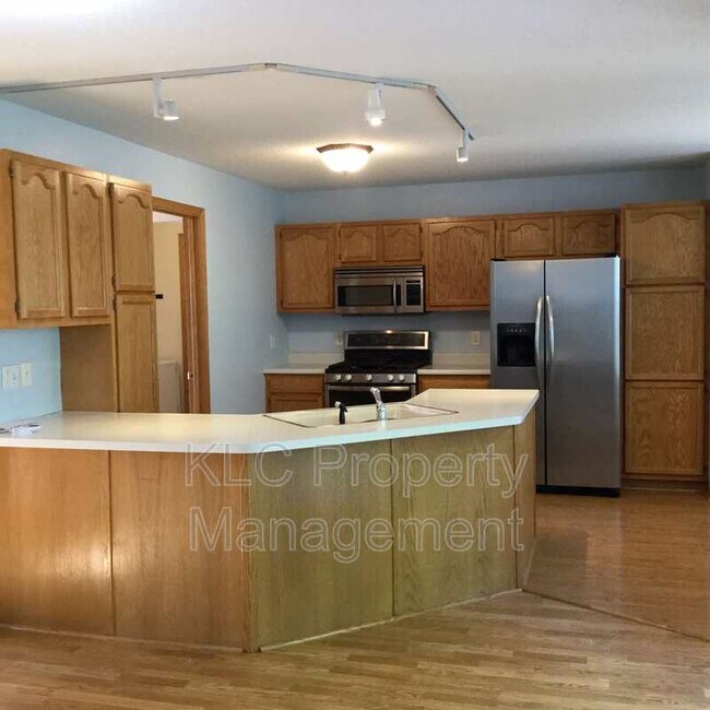 Foto del edificio - 1914 NW School St