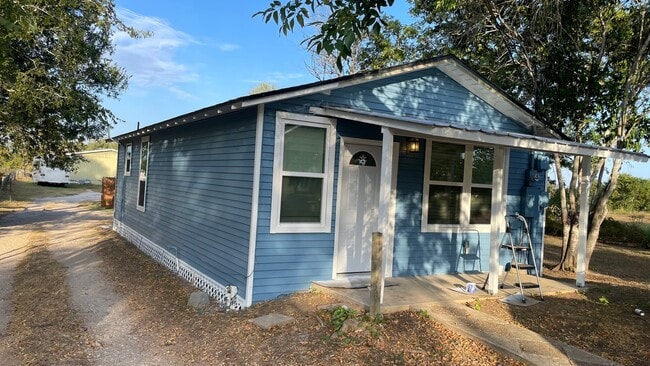 Building Photo - 1126 Seydler St