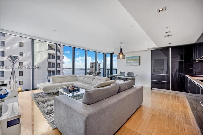 Building Photo - 1451 Brickell Ave