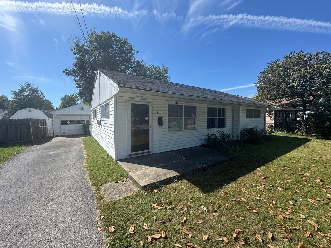 Photo - 4828 Warbler Way (Lynnview, KY)