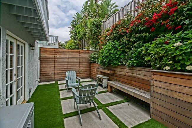 Building Photo - BEAUTIFULLY REMODELED, HIGH-END REDONDO HI...