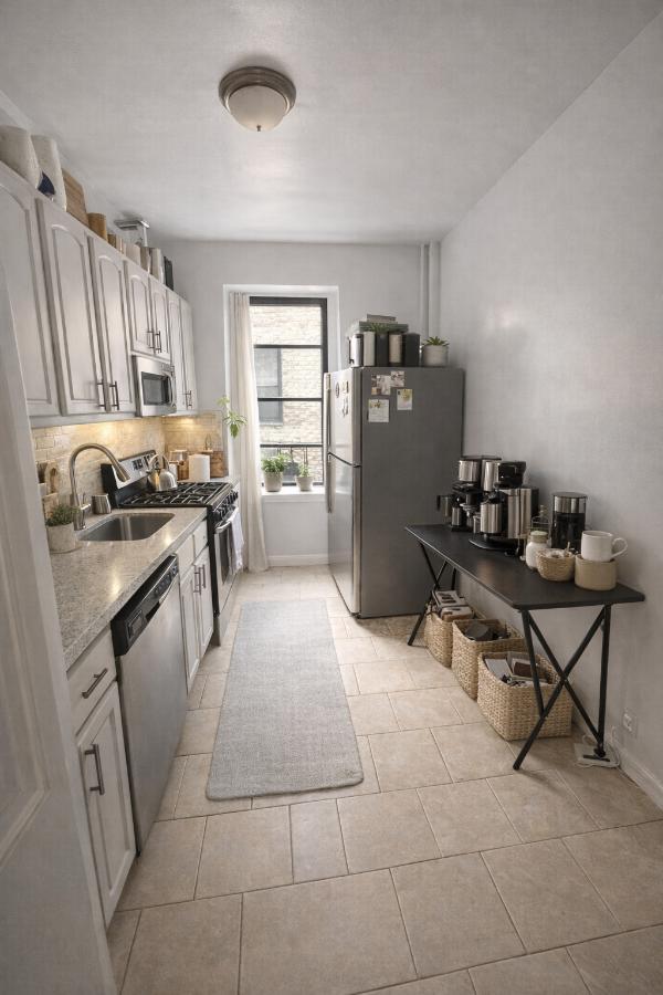 Building Photo - Payson Avenue