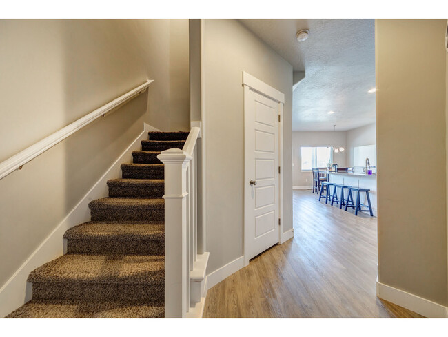 Building Photo - 722 S 1840 W