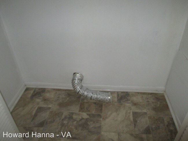 Building Photo - 112 W 38th St