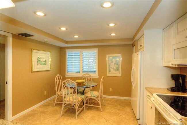 Building Photo - 5172 SE Club Way