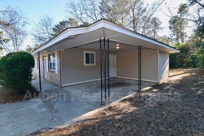 Building Photo - 524 Laverne Ave