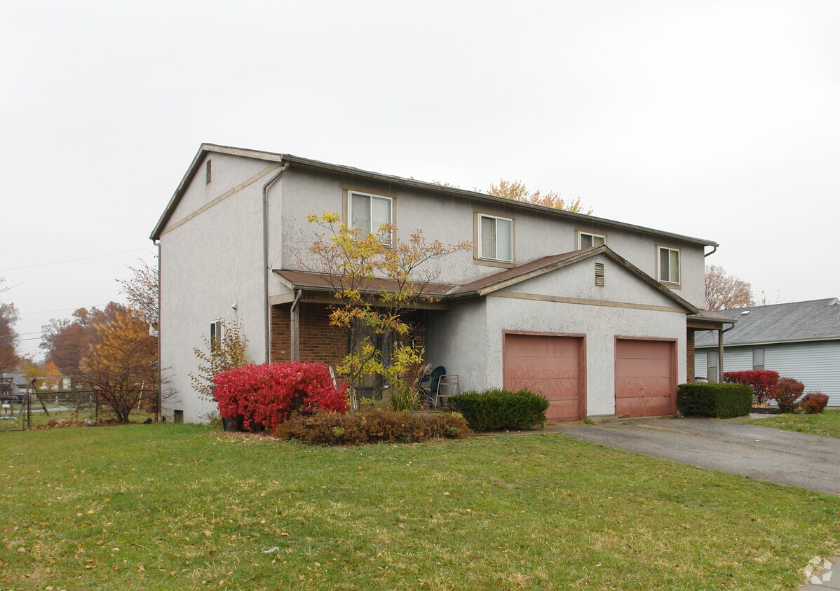 Building Photo - 1822-1824 Sharbot Dr