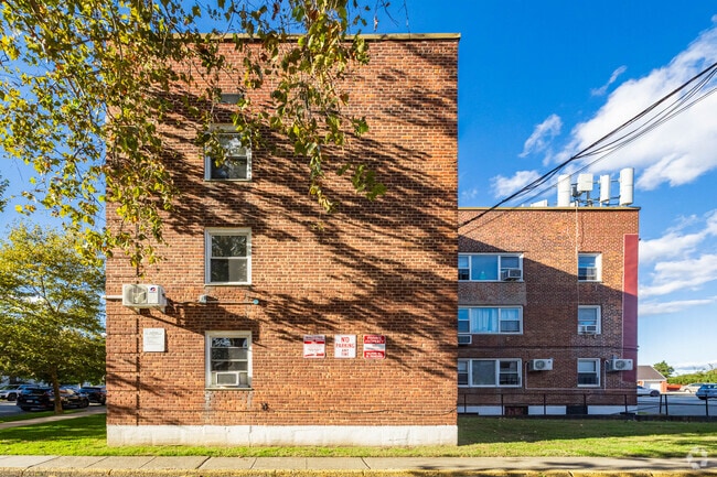Building Photo - Joyce Gardens Cooperative