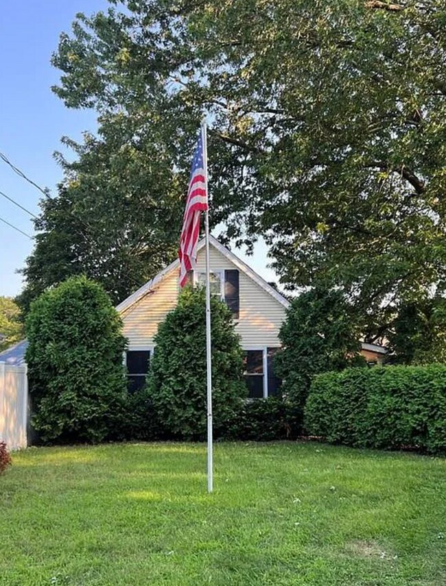 Building Photo - 88 Oxford Ave