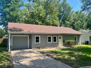 Building Photo - 1202 S Willow Ln Ave