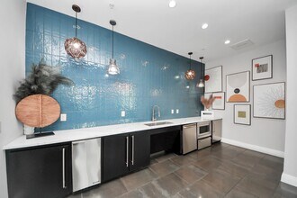 Building Photo - 5455 Richmond Ave.