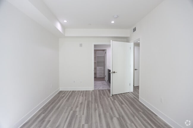 1BR, 1BA-767 SF - The Luxe Residential