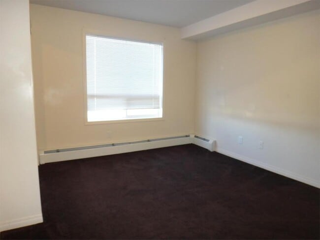Building Photo - 2 bedroom in Grande Prairie AB T8X-0A1
