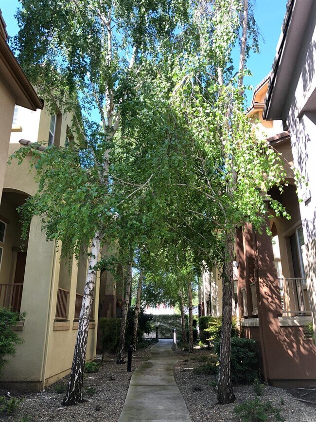 Building Photo - 2710 A Ln