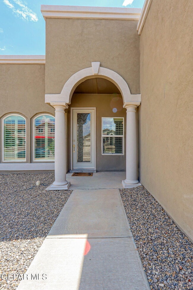 Building Photo - 14812 Hunters Grove Ave