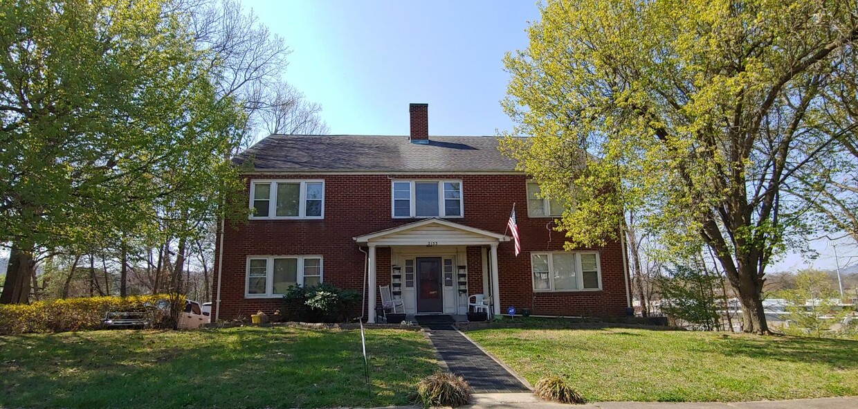 Primary Photo - 2153 Memorial Ct