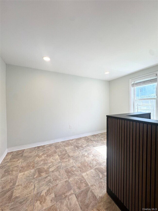 Building Photo - 249 N MacQuesten Pkwy