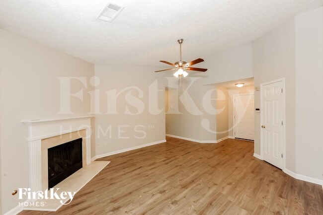 Building Photo - 5255 Hillcrest Glenn Dr