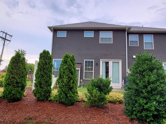 Foto del edificio - 808 Ayrshire Ave