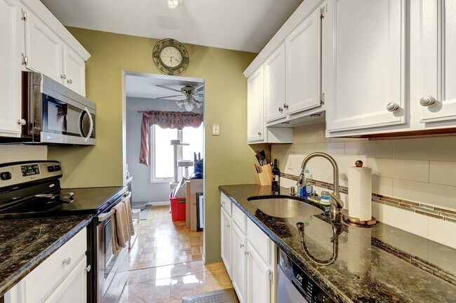 Foto del edificio - 2 Grand Ave