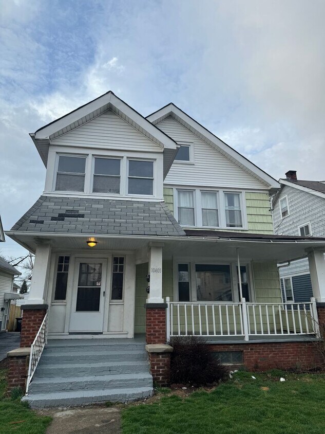 Foto principal - 10401 Homeworth Ave