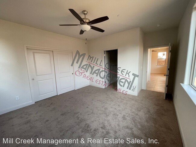 Building Photo - 3 br, 3 bath House - 4444 S. University