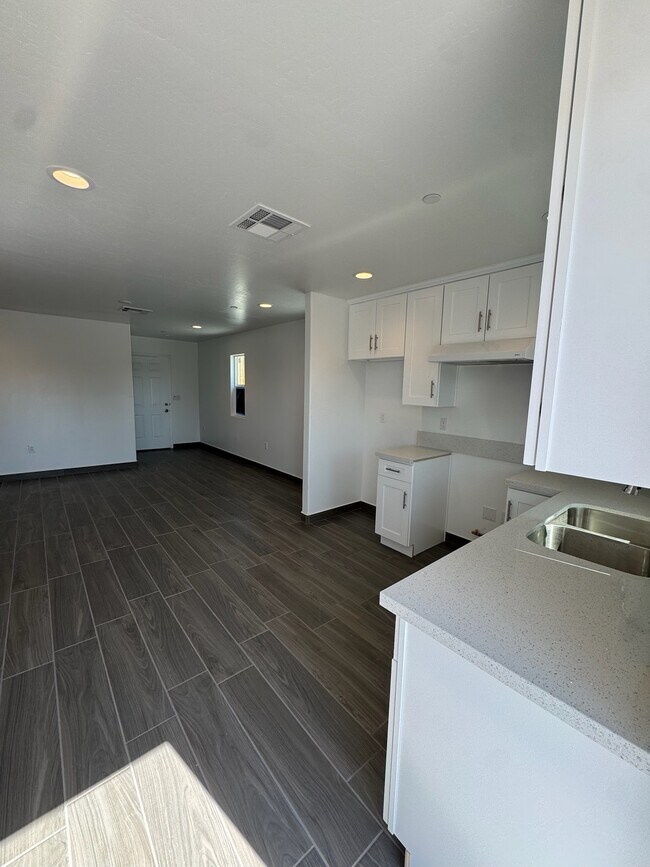 Cocina + Espacio habitable - 1128 Jefferson St