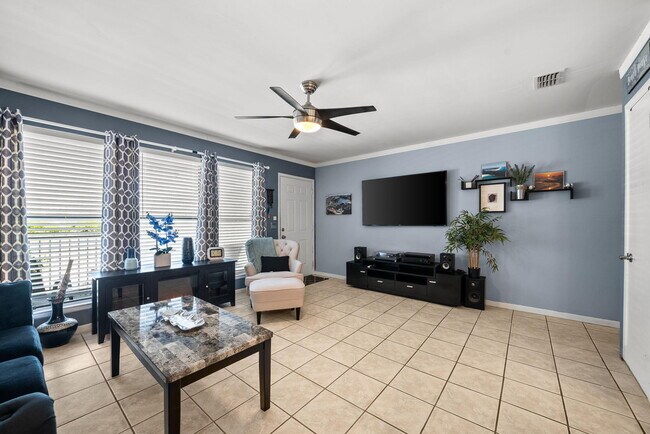 Building Photo - 503 Granada Cir