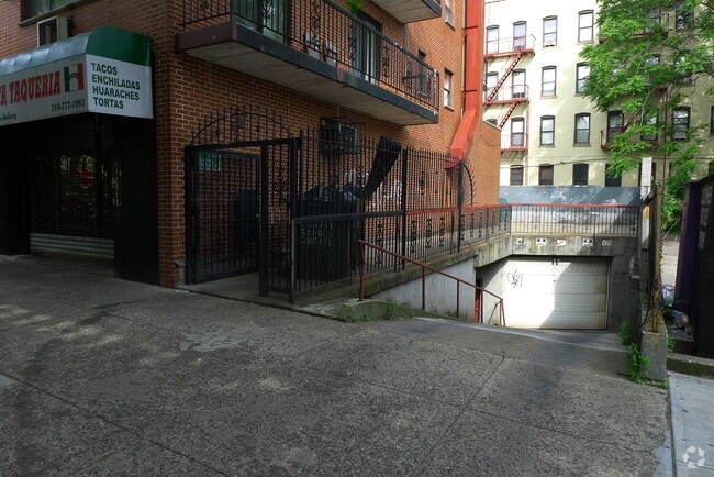 Building Photo - 32-44 31st St
