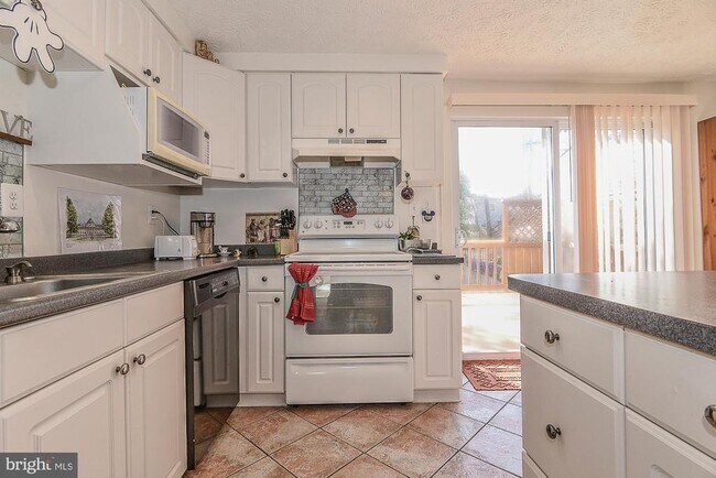 Foto del edificio - 8291 Raindrop Way