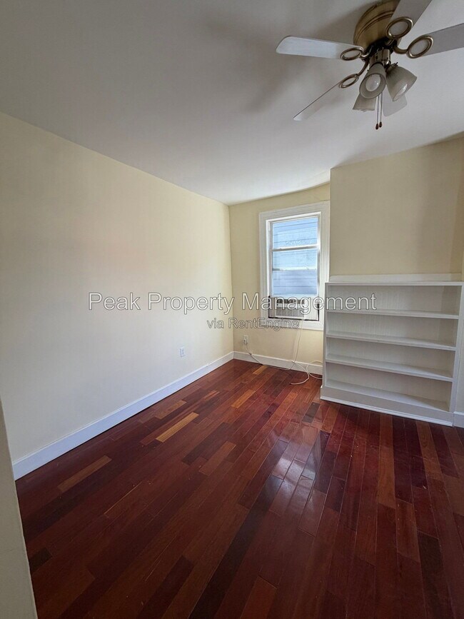 Foto del edificio - 3120 Parkwood Ave