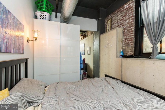 Building Photo - 1701 Tulip St