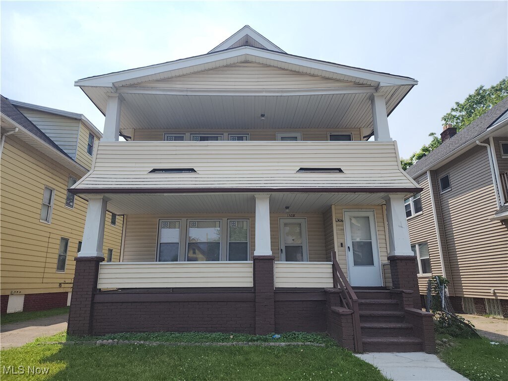1306 E 134th St East Cleveland, OH 44112 – photo 1