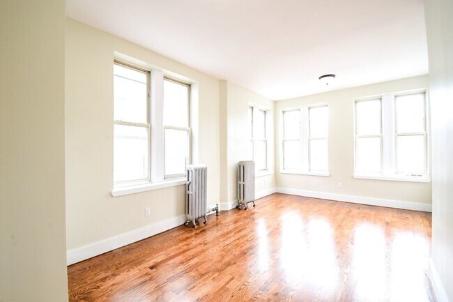 Foto del edificio - 566 Williams Ave
