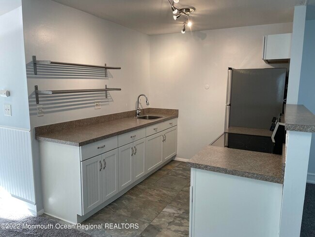 Building Photo - 393A Chesterfield Ct