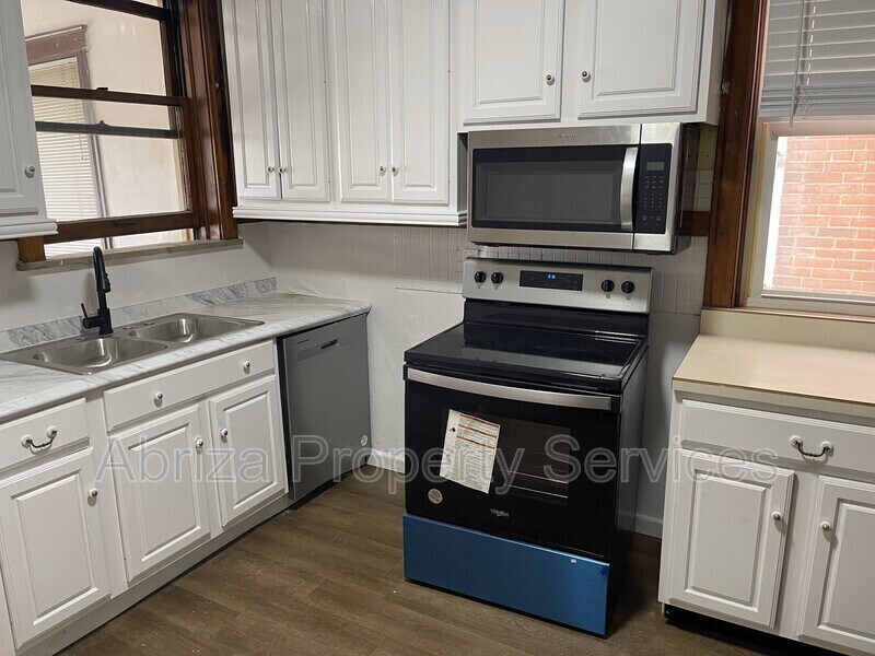 Foto principal - 3954 Lexington Ave