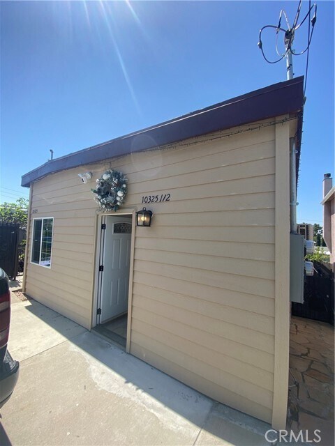 Building Photo - 10325 Hillhaven Ave