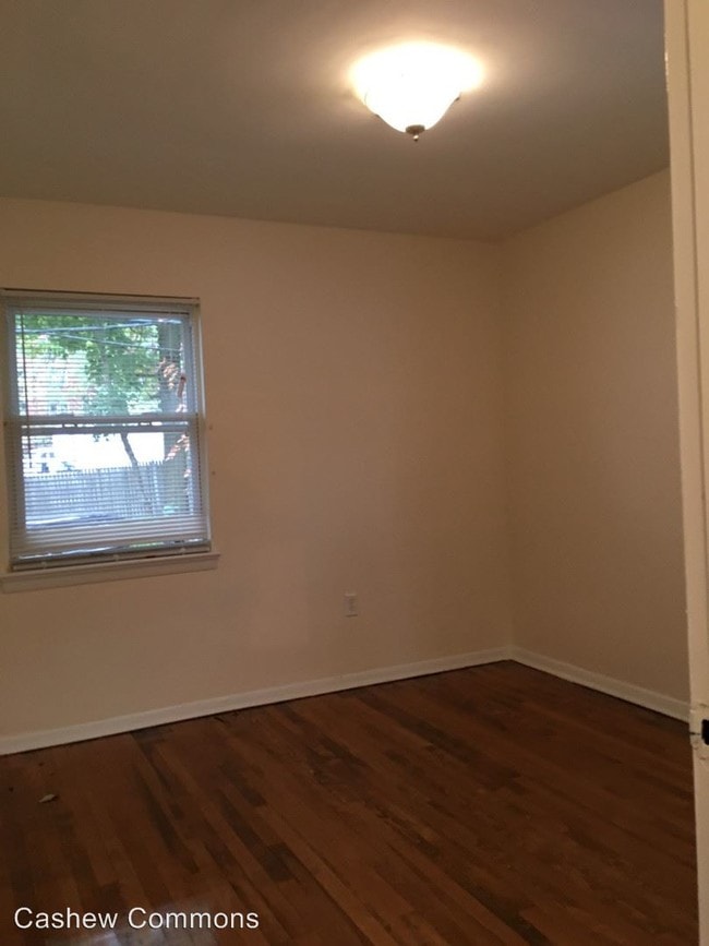 Building Photo - 61 Bross Pl