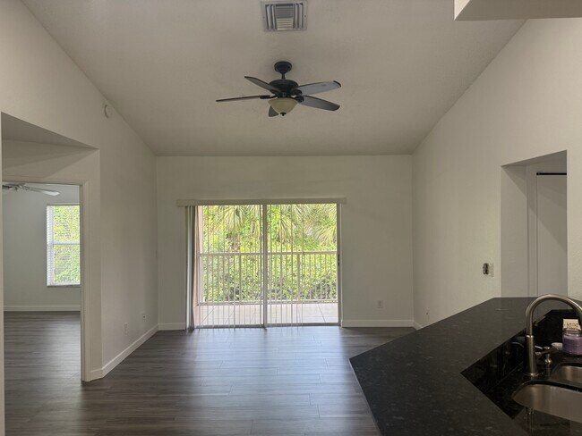 Building Photo - 8285 Ibis Club Dr