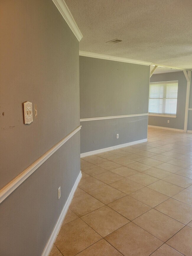 Building Photo - 18606 Bridoon Dr