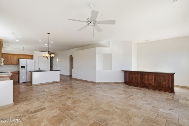 Building Photo - 15707 E Cactus Dr