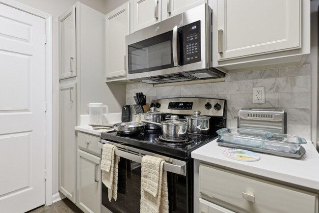 Foto del edificio - 1340 N Brickyard Rd